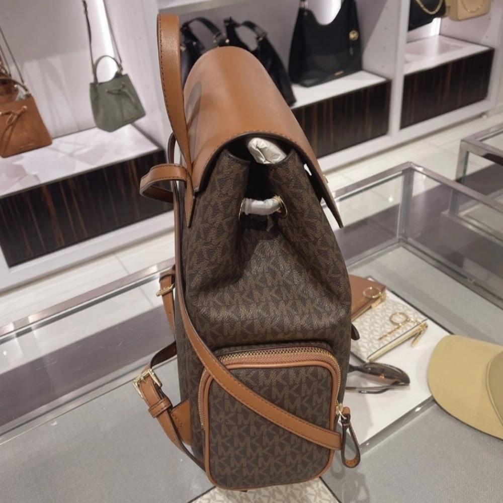 ⚠️LAST 1⚠️ Michael Kors Jet Set Chain LG Backpack - Picture 3 of 7
